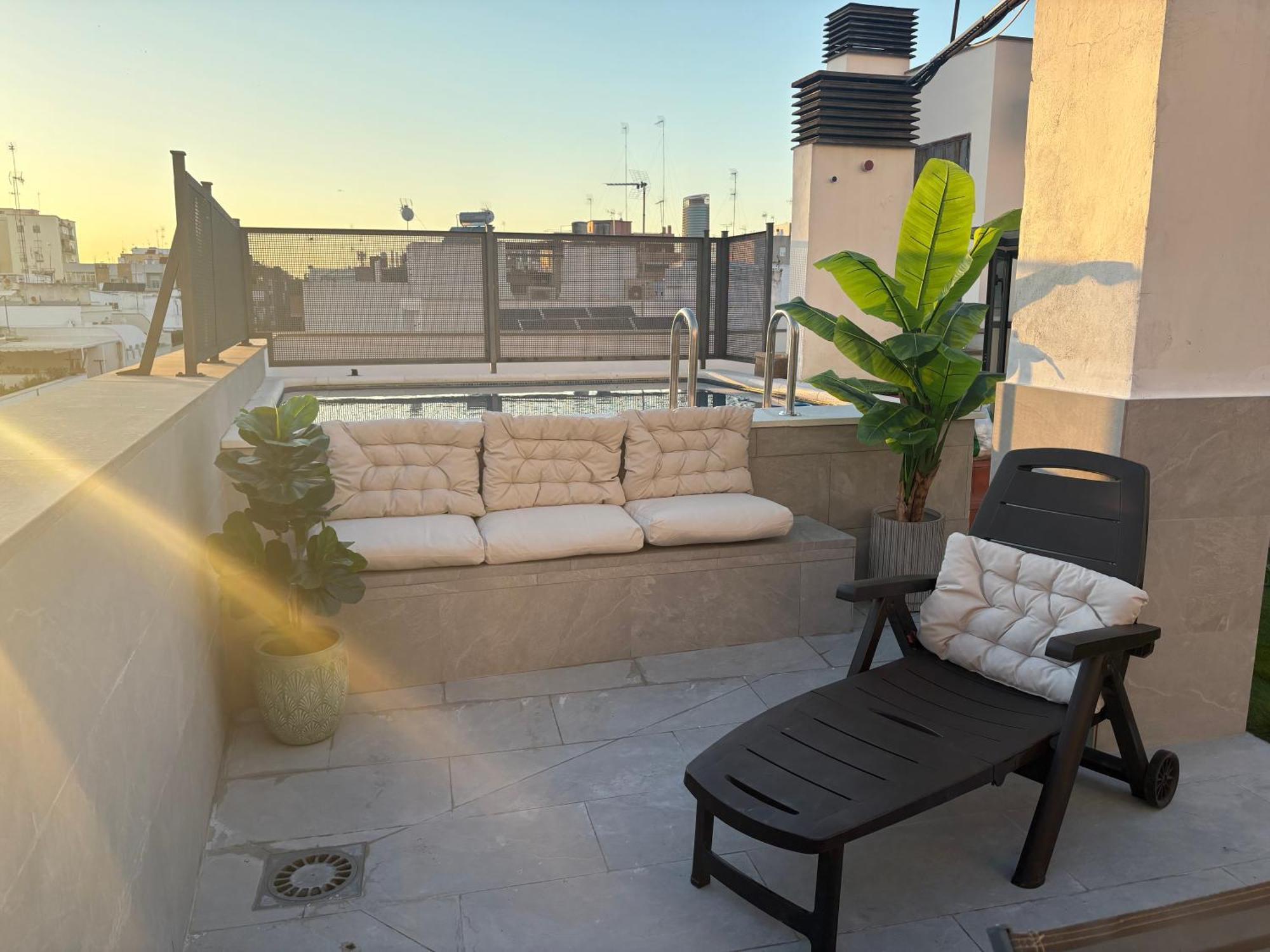 Appartement Atico Triana Con Piscina Privada à Séville Extérieur photo